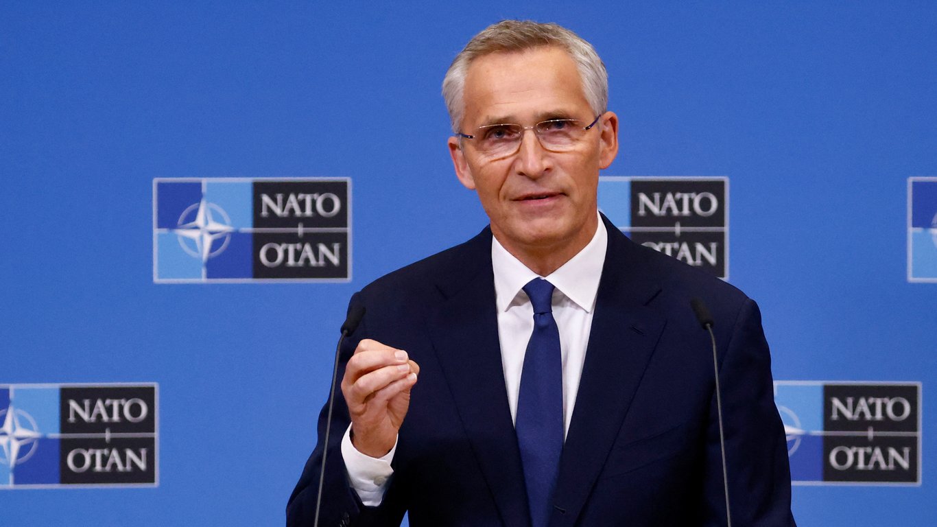 Столтенберг назвав значну кількість дронів, які НАТО передасть Україні в 2024 році