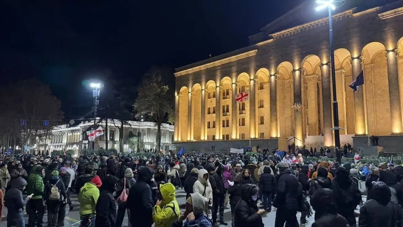 У Різдвяну ніч в Грузії протестувальники влаштували чергові акції непокори