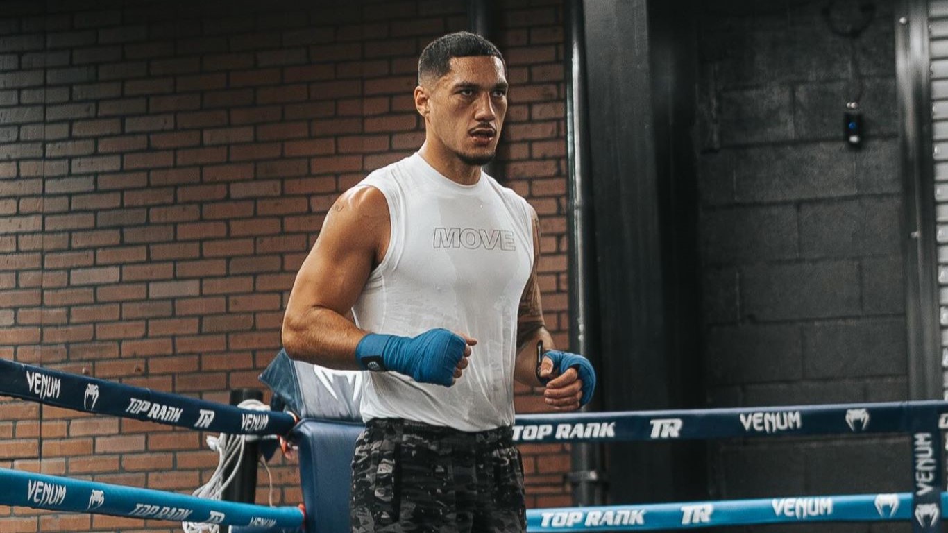 Опетаю, якого називають новим Усиком, позбавили чемпіонського титулу