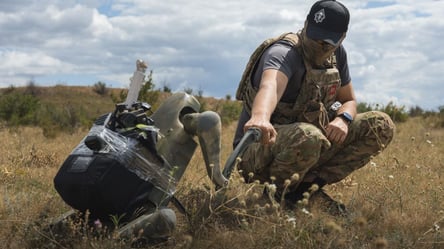 Робопес на фронті — одеські бійці показали свого побратима - 290x166