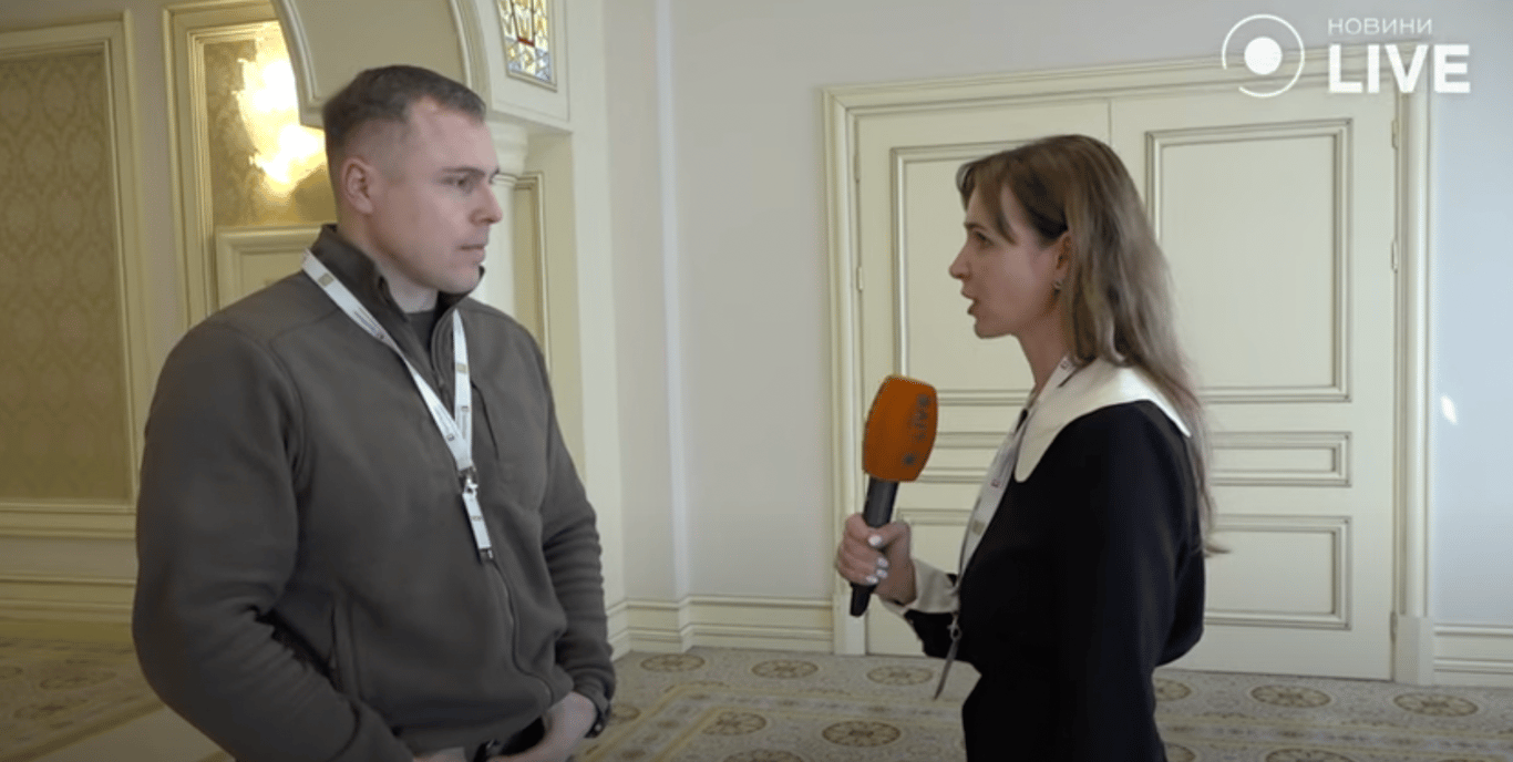 Роман Костенко