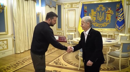 Зеленский присвоил звание Героя Украины Мустафе Джемилеву - 285x160