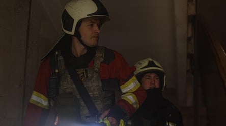 В Дніпровському районі Києва дрон впав на багатоповерхівку - 290x160