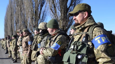 Как служба в ТрО отличается от контракта и мобилизации — украинцам объяснили - 290x166