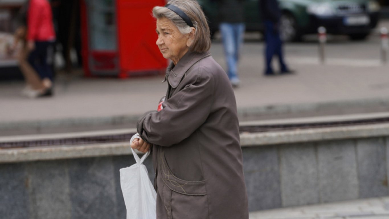 Пенсії в Україні: хто з жінок може оформити надбавку у 900 грн у 2026 році