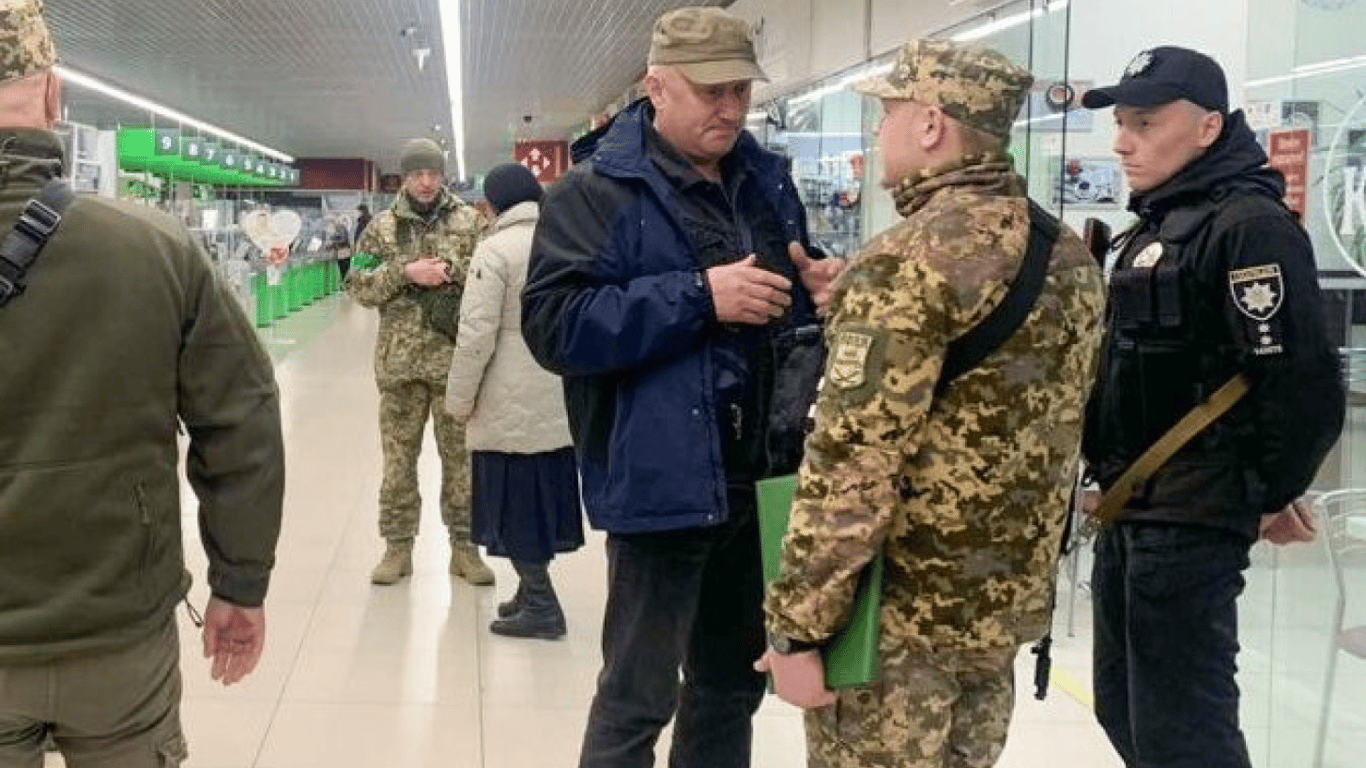 В Харькове двое мужчин отказались от мобилизации — как их наказал суд