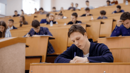 МОН могло забрать право на отсрочку у студента — какое решение - 285x160