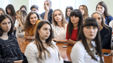 Новые размеры стипендий в Украине — как изменятся суммы в 2026 - 290x160