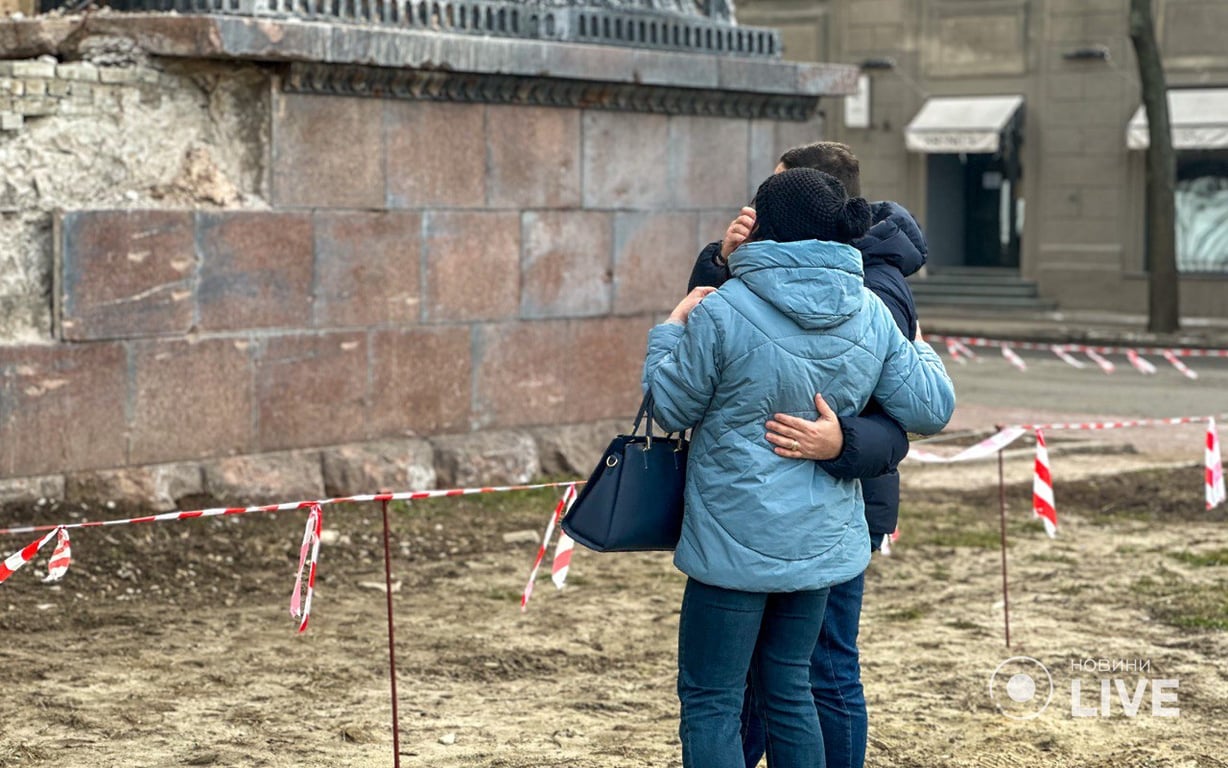 У Харкові вшанували загиблих внаслідок ракетного удару по ОДА 1 березня - фото 2