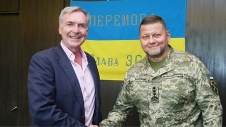 У Києві Залужний зустрівся з начальником Штабу оборони Британії - 285x160