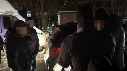 У Києві затримали шахрая за вимагання 100 тисяч доларів з ТЦК - 290x160