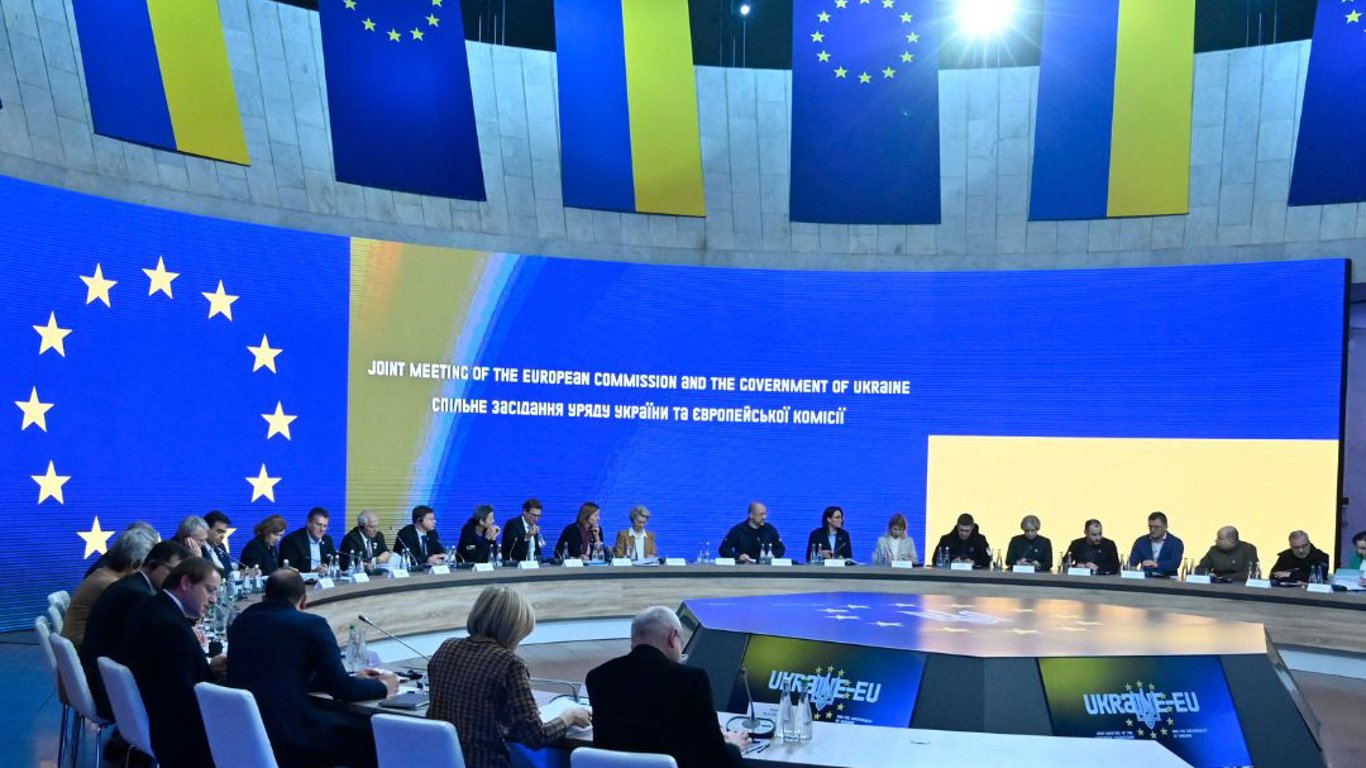 Евросоюз обошел США по объемам финансовой помощи Украине