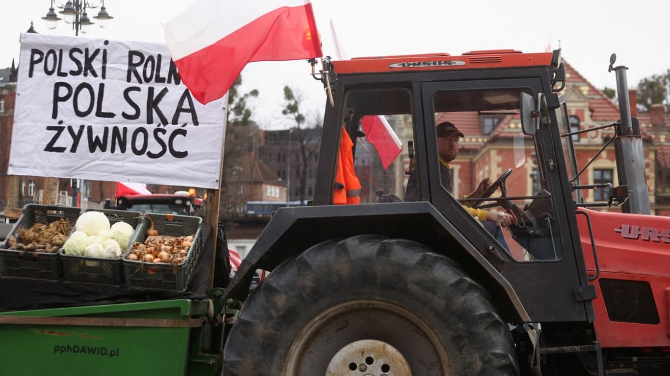 Польские фермеры начали полную блокаду границы с Украиной