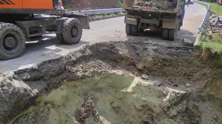 На Львівщині ліквідовують наслідки негоди: на яких дорогах триває ремонт - 285x160
