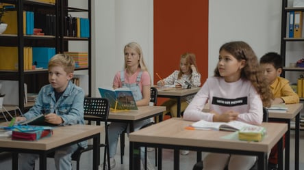 В Украине "в корне" изменят систему оценивания учеников 1-4 классов: какие нововведения ждут школьников - 285x160