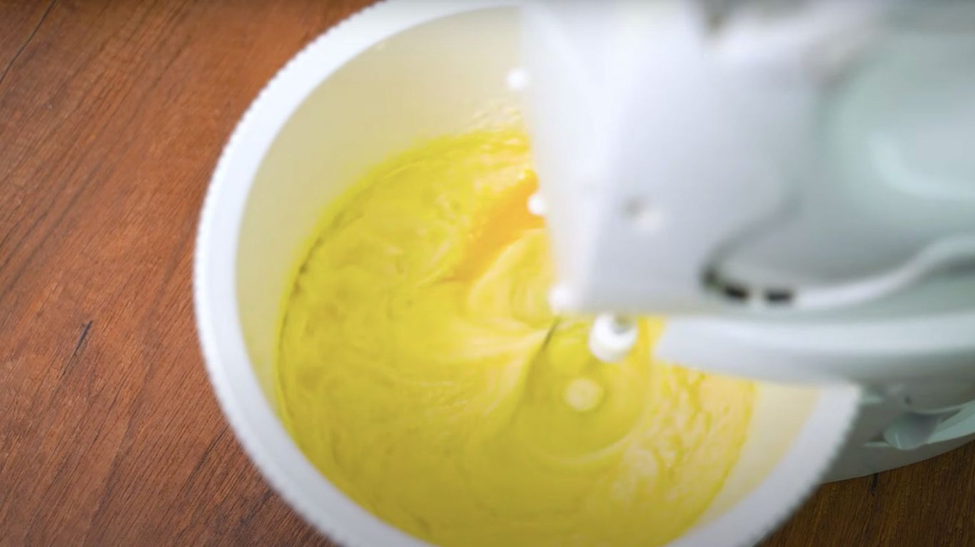 приготування тіста для пирога