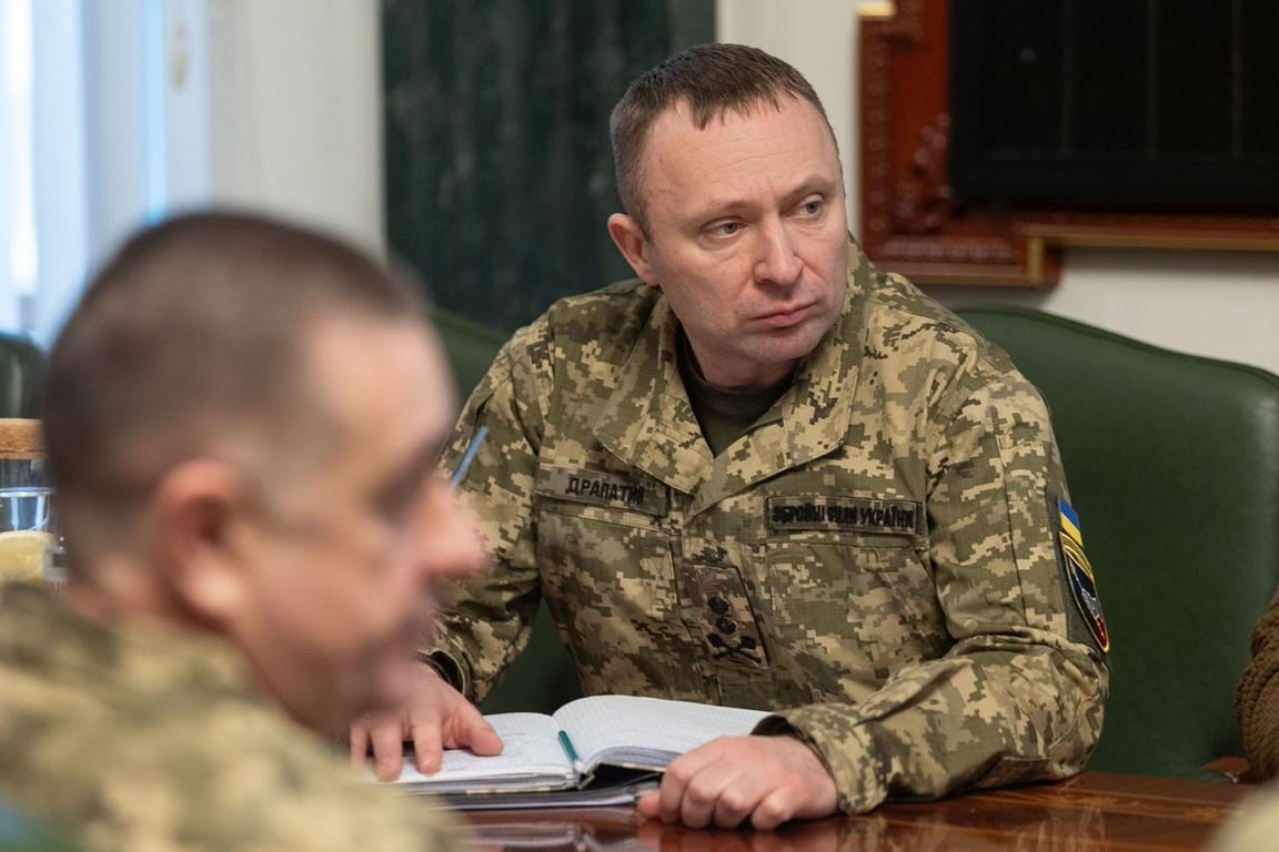 Сирський та Драпатий запропонували кандидатури на начальника академії Сухопутних військ