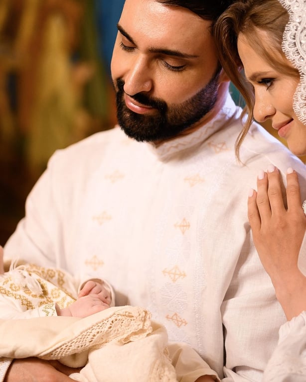 Певец Виталий Козловский с супругой Юлией и сыном Оскаром