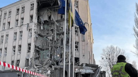 В Киеве восстановили гостиницу, в которую попала российская ракета - 285x160