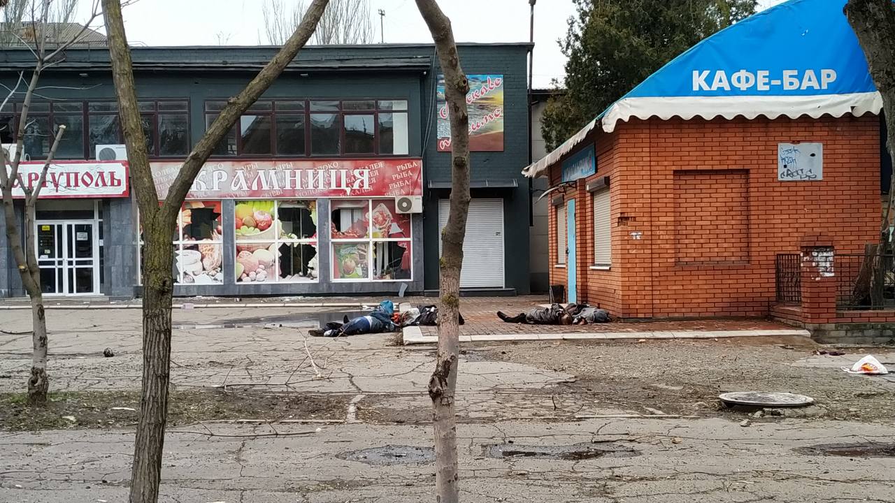 Вбиті цивільні в Маріуполі