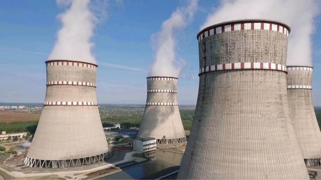 На трьох українських АЕС працюють усі дев'ять енергоблоків