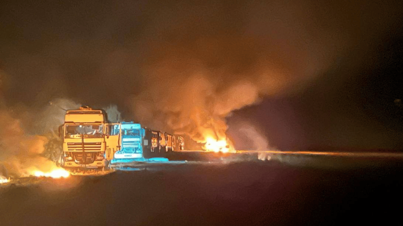 В Сумской области оккупанты ударили по колонне зерновозов — один человек погиб