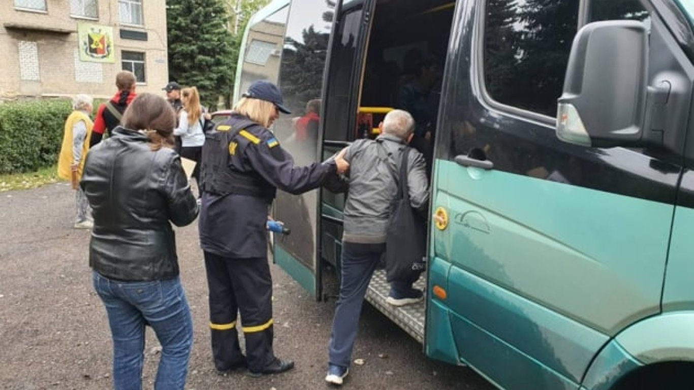 В Харьковской области приняли решение о принудительной эвакуации детей из трех общин