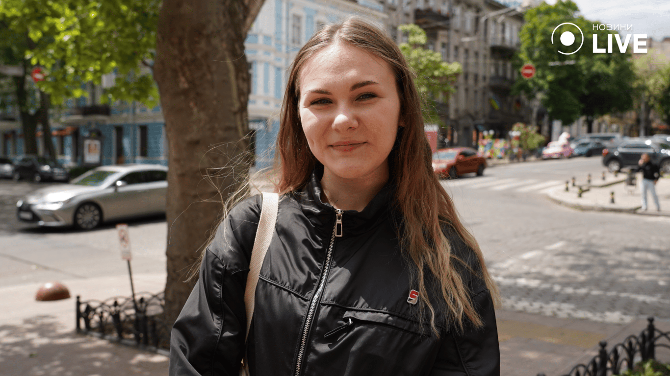 Диана помогала бы в тылу до совершеннолетия