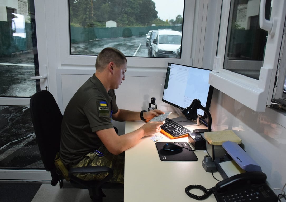 Виїзд з України 2024 — коли чоловікам з дозволом можуть відмовити у перетині кордону