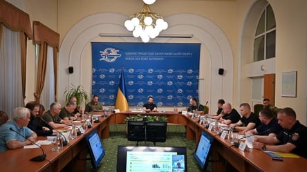 Украинские порты и экспорт зерна: Зеленский провел совещание в Одессе - 285x160