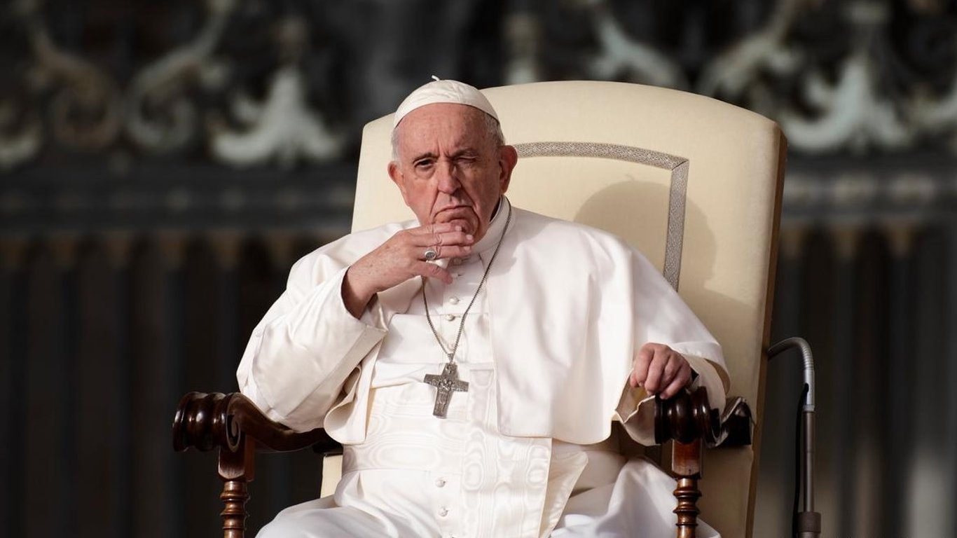Скандальна заява про "білий прапор" — у Ватикані уточнили слова Папи Римського