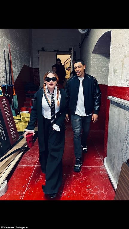 Мадонна познакомила своего молодого избранника-боксера с сыном - фото 2