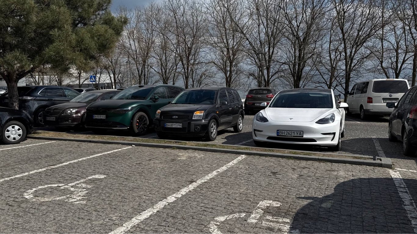 Вартість паркування в Одесі: тарифи та штрафи у травні