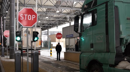 В Закарпатском ТЦК отреагировали на инцидент с задержанием и мобилизацией водителей на границе - 285x160