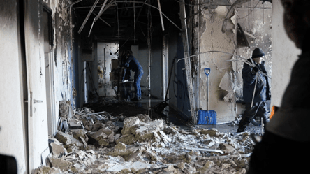 Отвір замість стіни — фоторепортаж із лікарні, в яку влучив дрон - 285x160