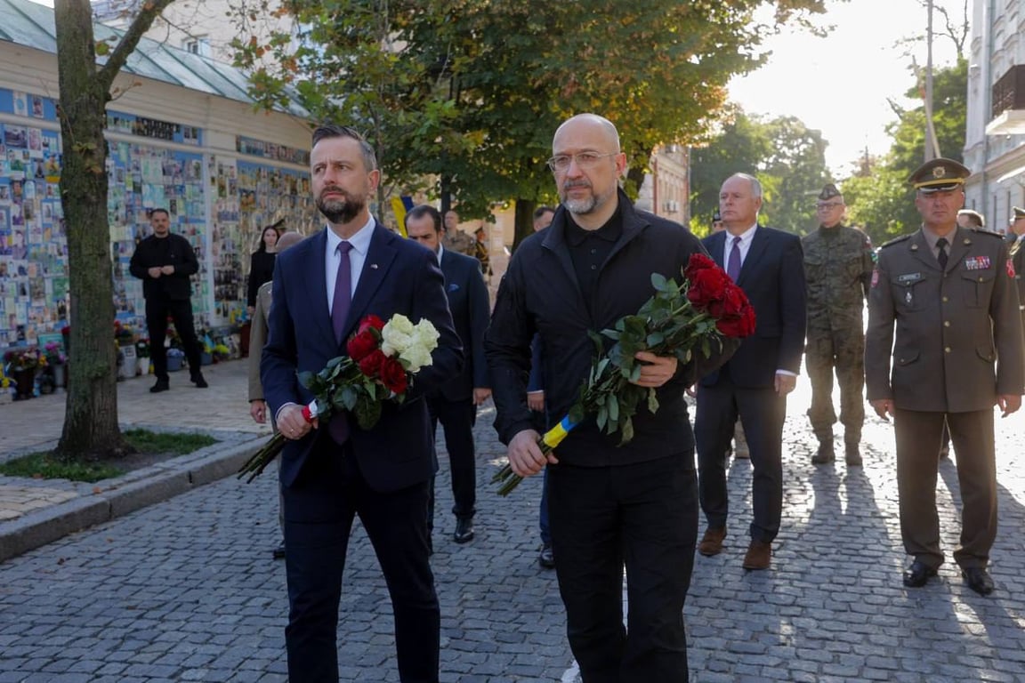 Польська делегація на чолі з міністром оборони прибула до Києва - фото 3