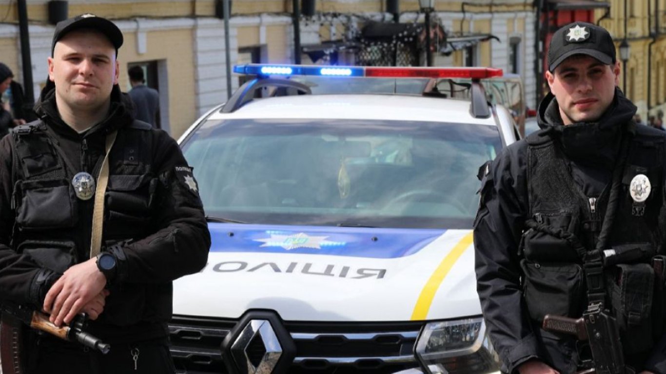 На Київщині поліцейські виявили у водія вантаж невідомого походження