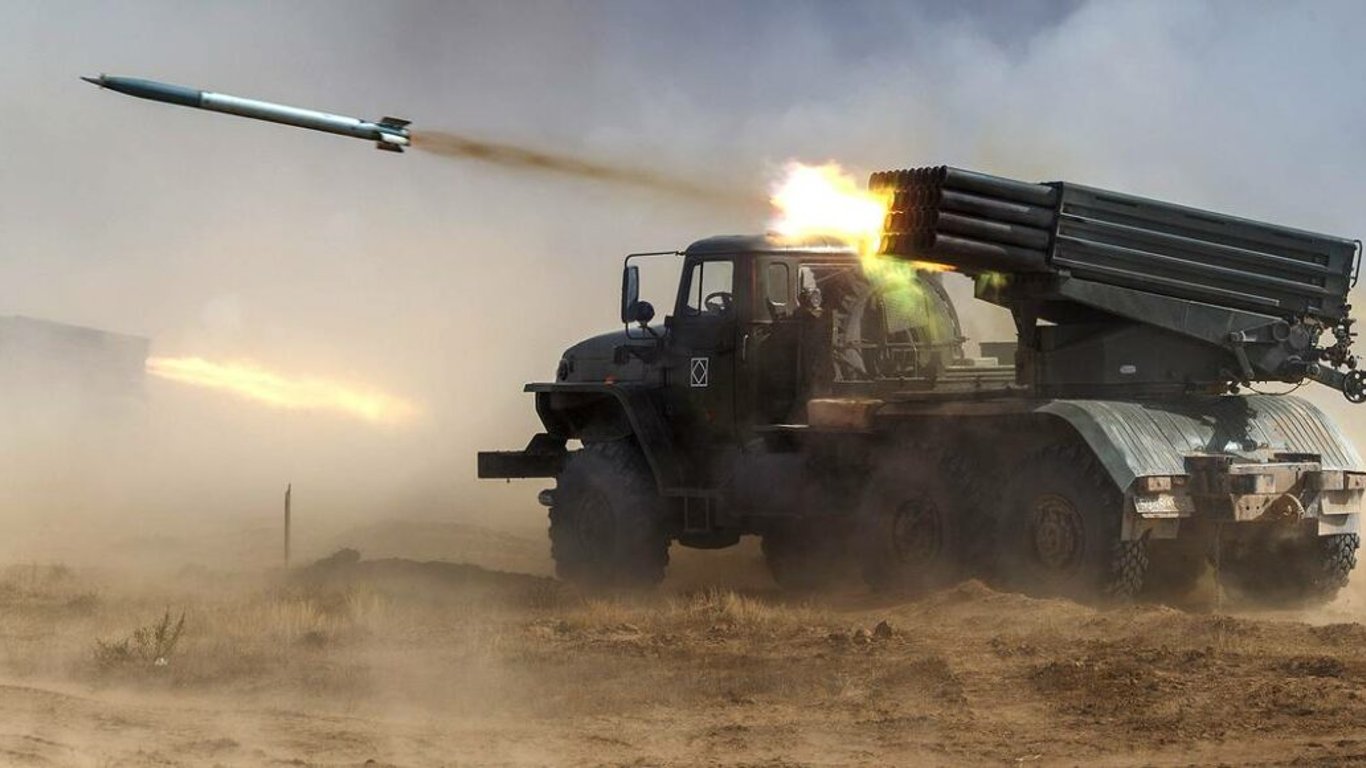 В Днепре раздался мощный взрыв – российские войска нанесли ракетный удар