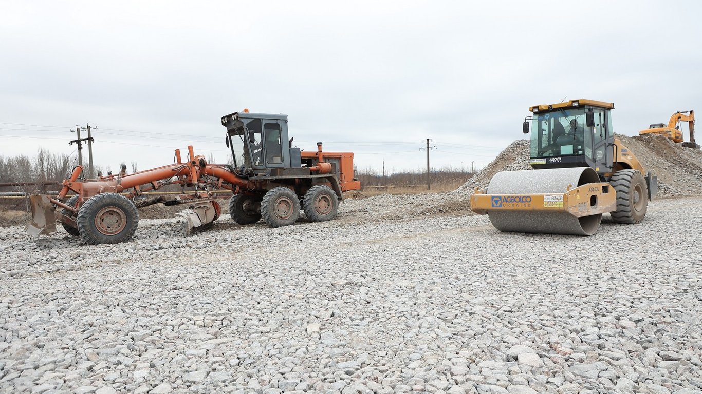 В Одессе продолжается строительство дороги в порт для грузовиков
