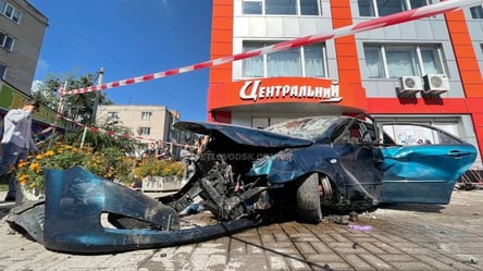 Навіть не гальмувала: водійка Mazda на шаленій швидкості збила матір трьох дітей на Кіровоградщині. Відео - 285x160