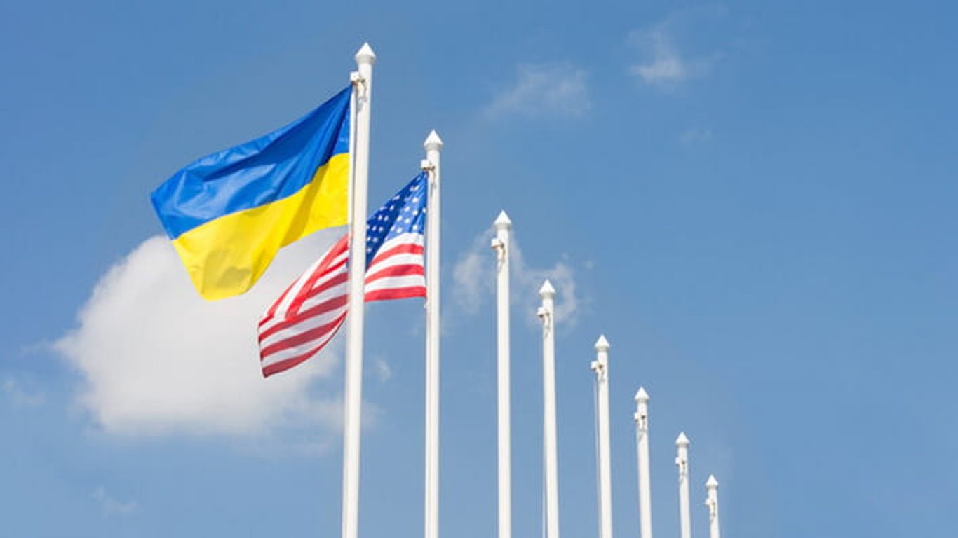 США не будуть висилати дипломатів з України