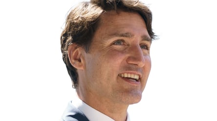 Премьера Канады Трюдо после митинга забросали камнями. Видео - 285x160