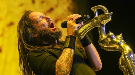 Фронтмен гурту Korn захворів на COVID-19: в якому стані артист - 285x160