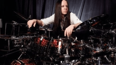 Умер один из основателей и бывший барабанщик группы Slipknot - 285x160