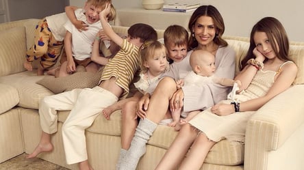 Жена Алека Болдуина снялась в нежной фотосессии с их семью детьми - 285x160