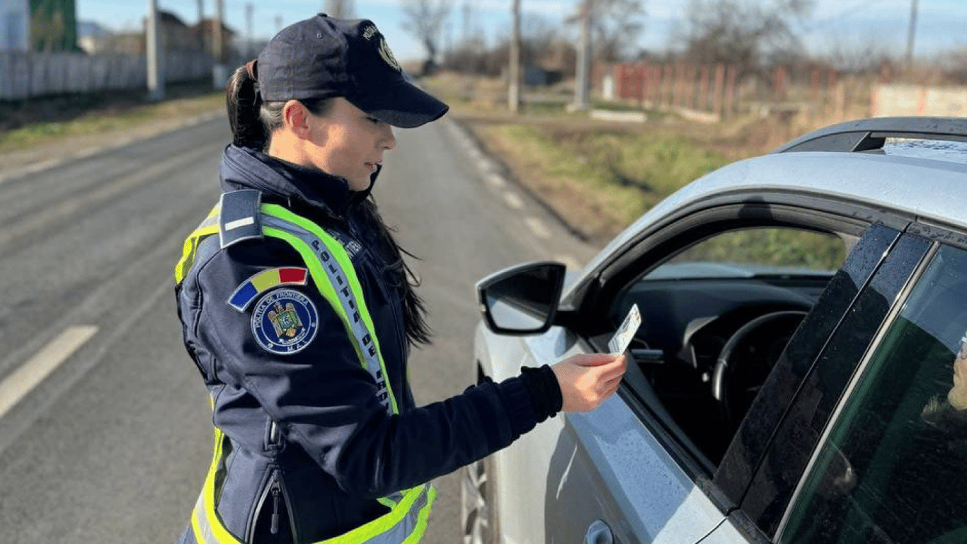 На кордоні з Румунією розвертають авто одеситів через техогляд