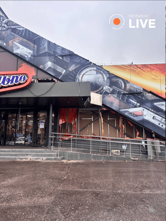 РФ зруйнувала популярний супермаркет Харкова — ексклюзивні кадри - фото 2