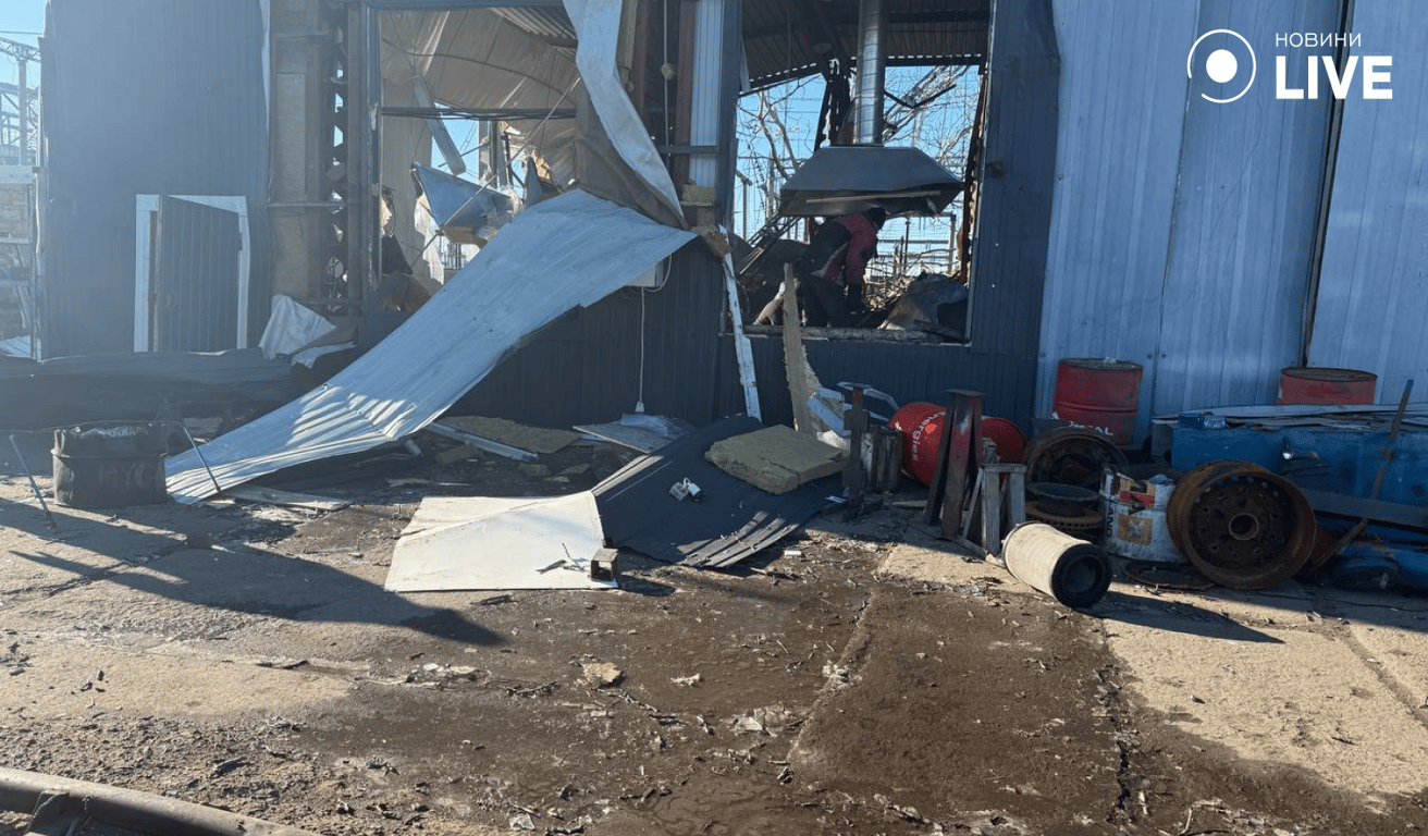 Потрощені будівлі й авто — Одещина після ранкової атаки РФ, фото - фото 2