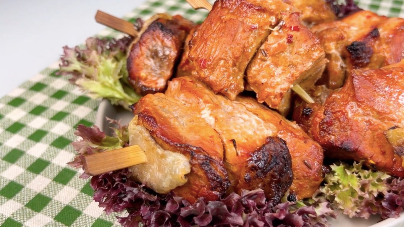 Шашлык в духовке: рецепт с которым мясо не станет сухим