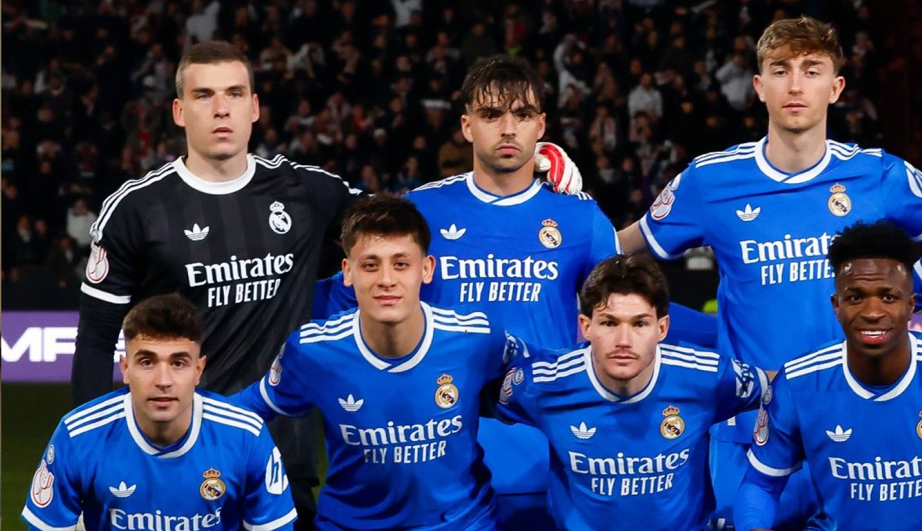 Андрей Лунин